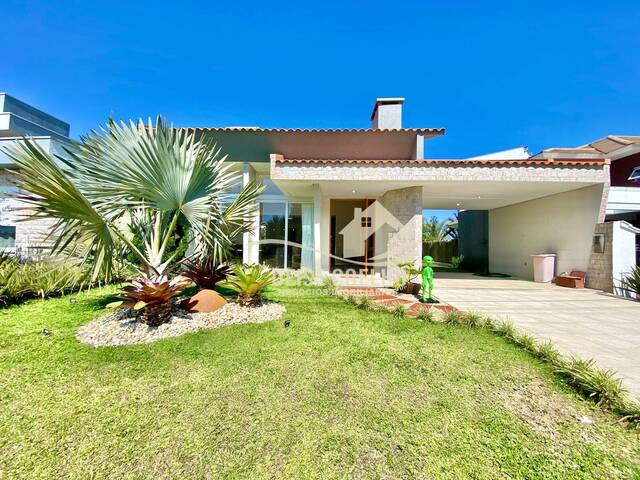 #1017 - Casa para Venda em Xangri-lá - RS
